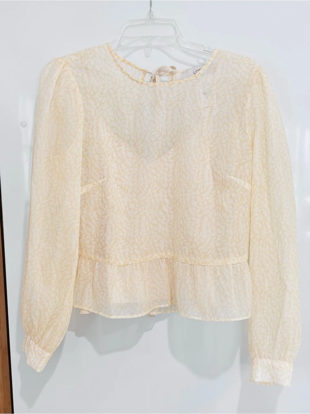 NWT Loft Feather Print Tie Back Peplum Blouse W/ Cami Pale Yellow Size Small